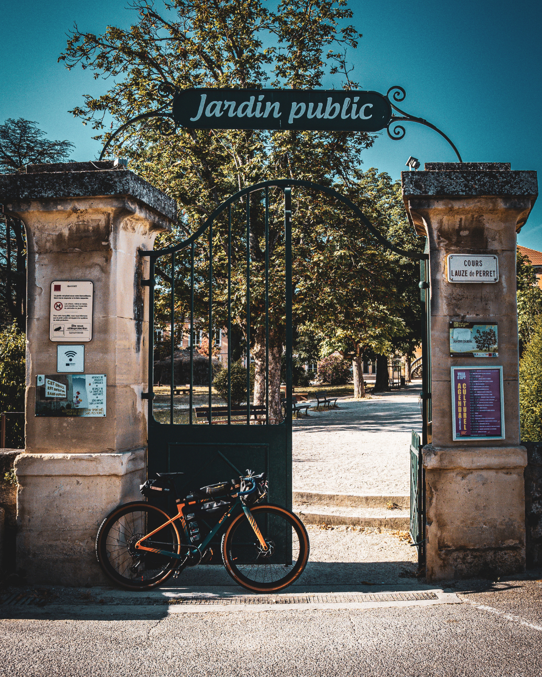 Pedalando tra lavanda e storia: la Provenza in 3 giorni con Simone Venturelli